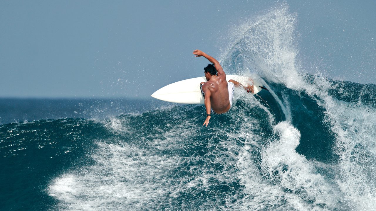 Sayulita surfing
