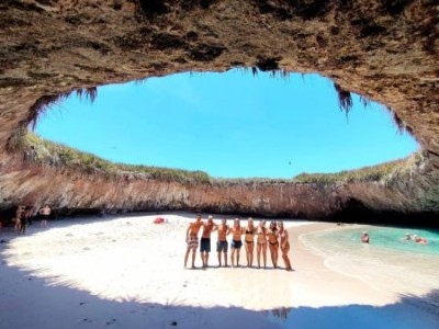 Islas-Marietas-hidden-beach